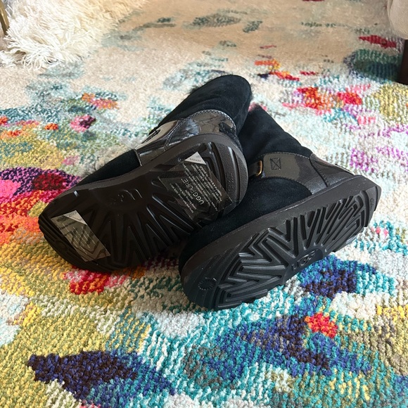 Ugg Isley Boots - Picture 3 of 6